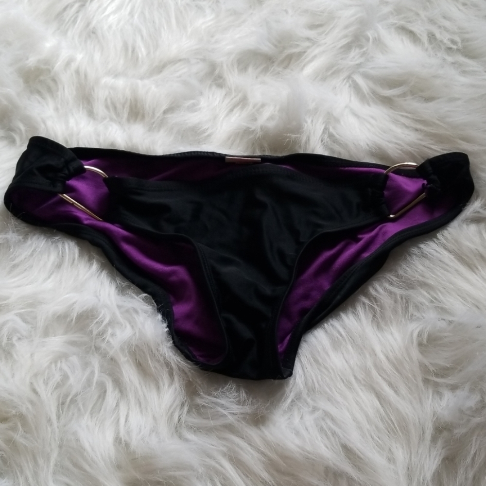 Black bikini bottoms